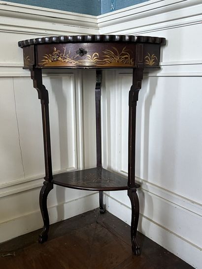Small living room table in lacquered wood,...