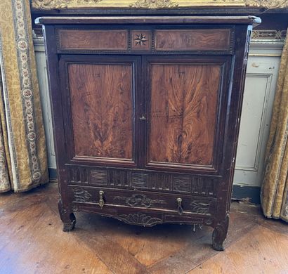 Small piece of furniture in molded wood carved...