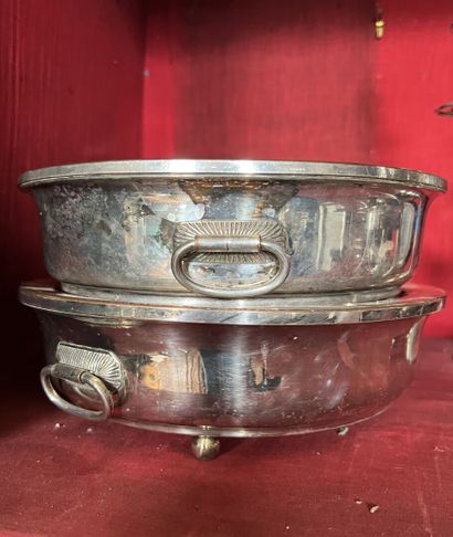 Lot de deux réchauds en métal plaqué d'époque...