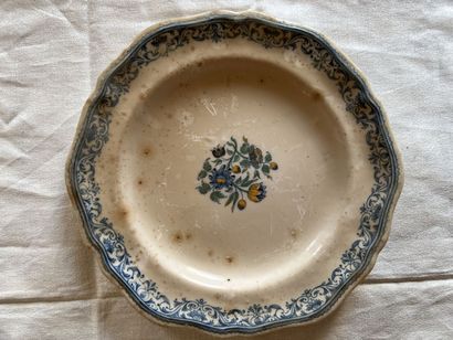 Lot in earthenware XVIIIth and XIXth century...