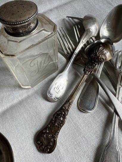 Lot en argent comprenant :

3 cendriers,...