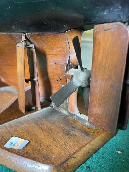 Model of the stern of a ship propelled by...