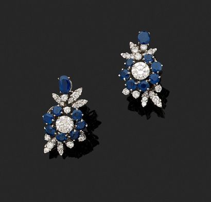 Pair of ear clips in the form of flowers,...