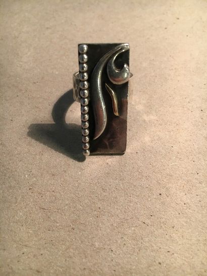 Jean DESPRES (1889-1980)

Silver ring, rectangular...