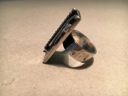Jean DESPRES (1889-1980)

Silver ring, rectangular...