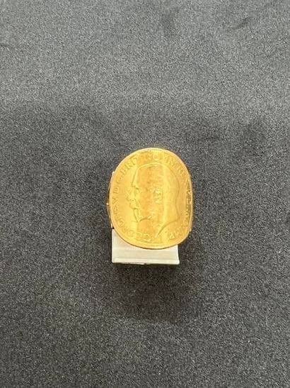 18K yellow gold 750‰ ring adorned with a...