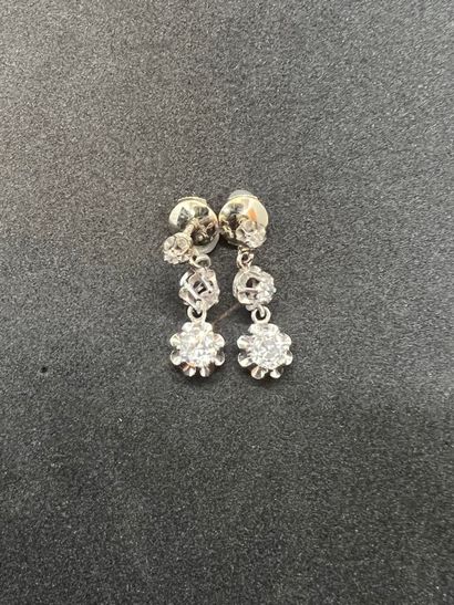 Pair of 18K (750‰) white gold and platinum...