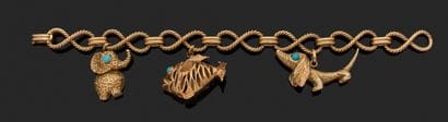 Yellow gold chain bracelet with seven links...
