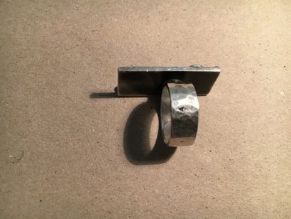 Jean DESPRES (1889-1980)

Silver ring, rectangular...
