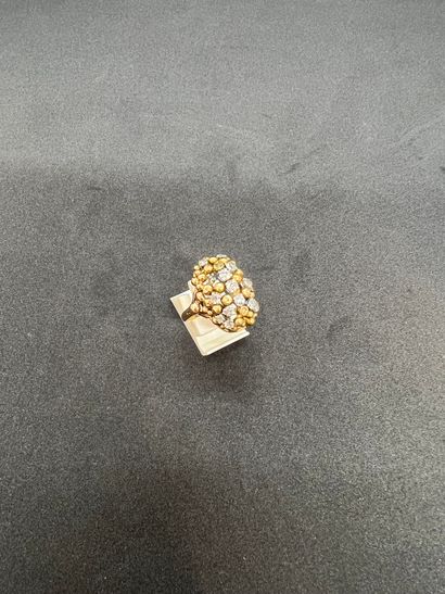 18K yellow gold 750‰ ring with bezel set...