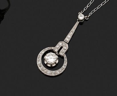 Pendant of the 1920's in the shape of a spearhead...