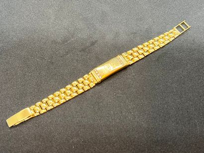 Bracelet centered on a rectangular yellow...