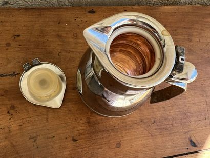 Hermès Paris

Chromed metal thermos forming...