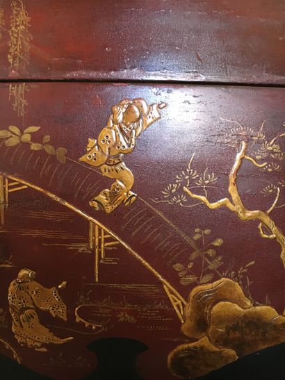 Chest of drawers in varnish martin of Louis...