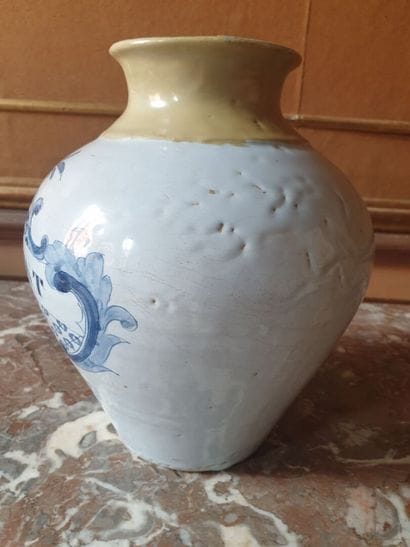 Earthenware tobacco pot Saint Vincent, 19th...