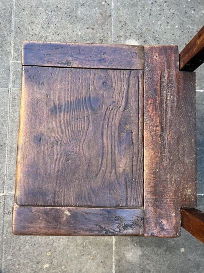 Salt box in the shape of a seat, 19th c.

H....