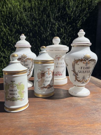 Lot of 5 porcelain or opaline pots, end of...