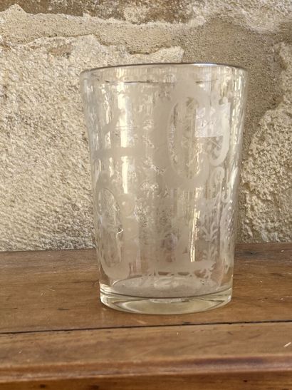Glass goblet engraved with reserves decorated...