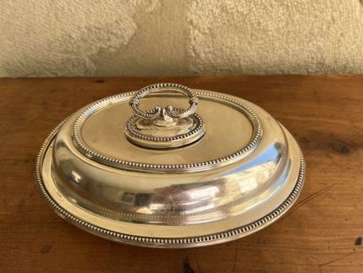 Covered vegetable dish in English silver,...