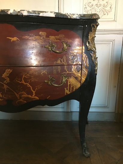 Chest of drawers in varnish martin of Louis...