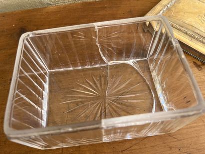 Crystal cookie box and its tray, silver setting...