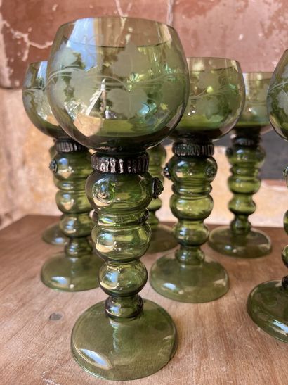 Suite of seven Rhine wine glasses, XXth century.

A...