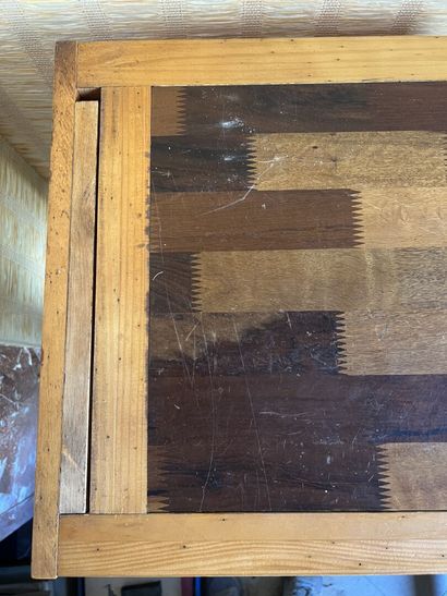 Natural wood butcher block, 20th century

H....