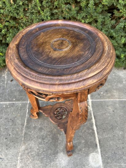 Pedestal table in natural wood in the taste...