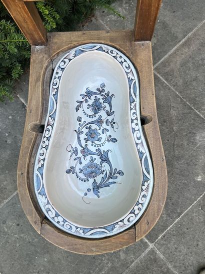 Bidet in walnut beginning of the XIXth century....