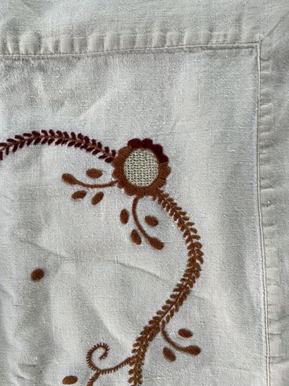 Lot of linen including tablecloths, napk...