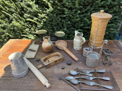 MANNETTE of popular art: monk, cutting boards,...