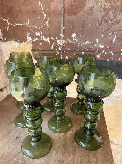 Suite of seven Rhine wine glasses, XXth century.

A...