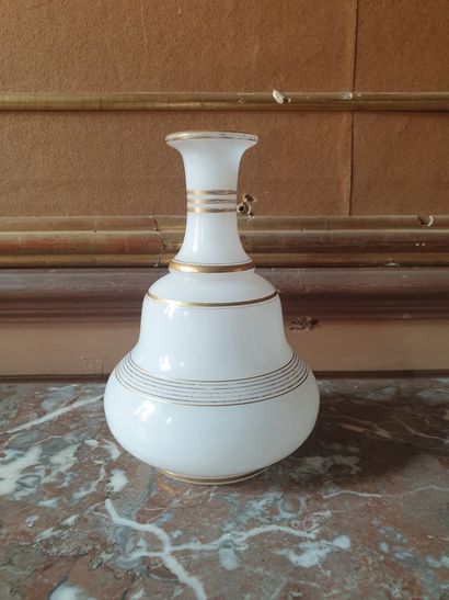 Set of three opaline vases

H.20, 19,5, 25,5...