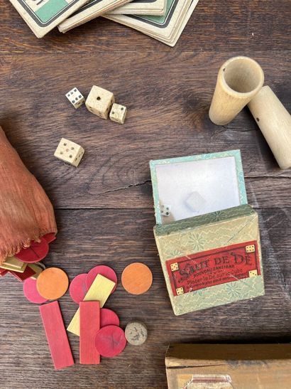 Lot of games, XIXth century

Checkers, puzzle,...
