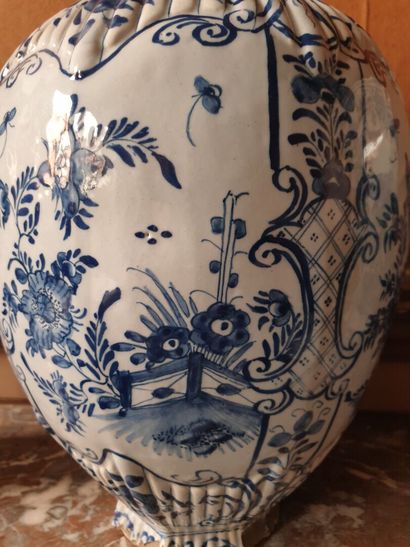 DELFT, late 18th, early 19th century

Earthenware...