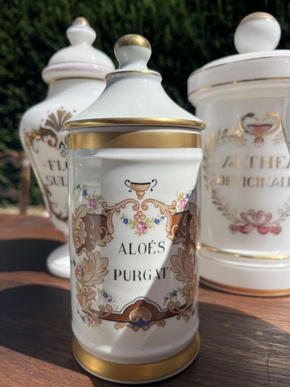 Lot of 5 porcelain or opaline pots, end of...