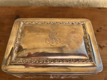 Crystal cookie box and its tray, silver setting...