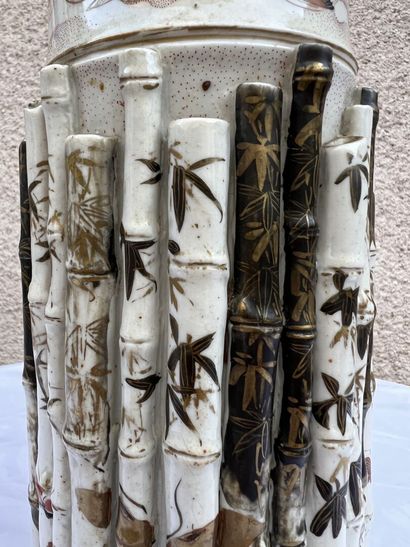 Pair of Satsuma porcelain vases, 19th century

With...