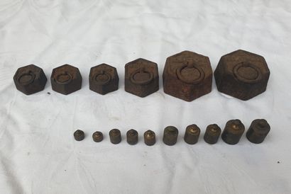 Lot of 16 weights