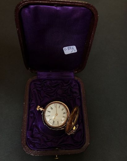 Gold watch signed Vacheron Genève around...