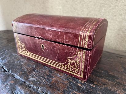 Leather jewelry box XIXth including a pair...