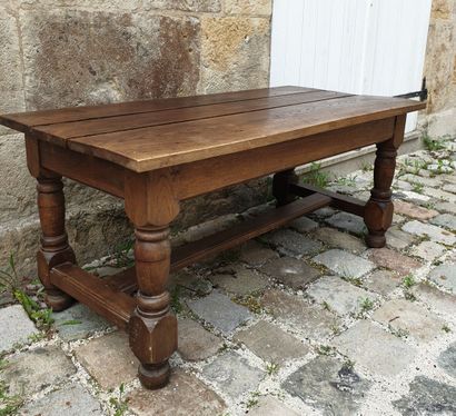 Rectangular oak coffee table, 20th century

H.52,5,...