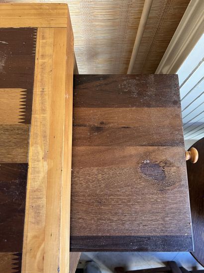Natural wood butcher block, 20th century

H....
