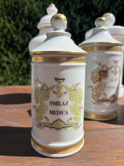 Lot of 5 porcelain or opaline pots, end of...