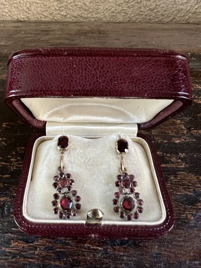Leather jewelry box XIXth including a pair...