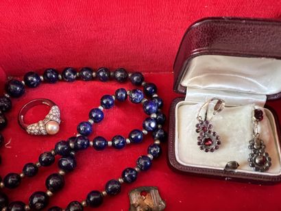 Leather jewelry box XIXth including a pair...