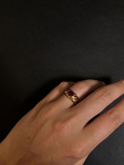 Gold ring set with an oval ruby

Weight:...