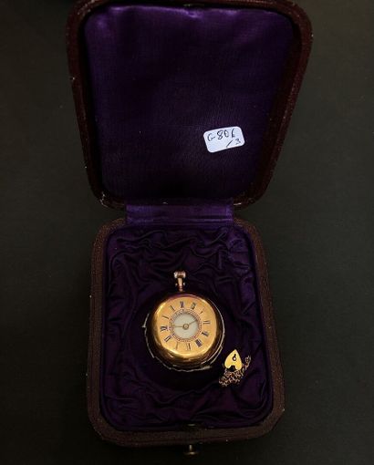 Gold watch signed Vacheron Genève around...