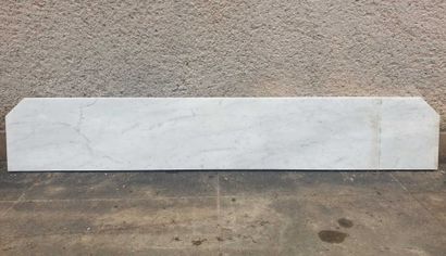 White marble 

H.125, W.22, D.2 cm