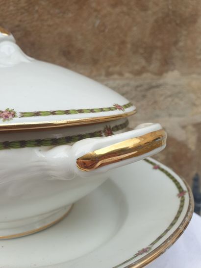LIMOGES, XXth century

Service including...